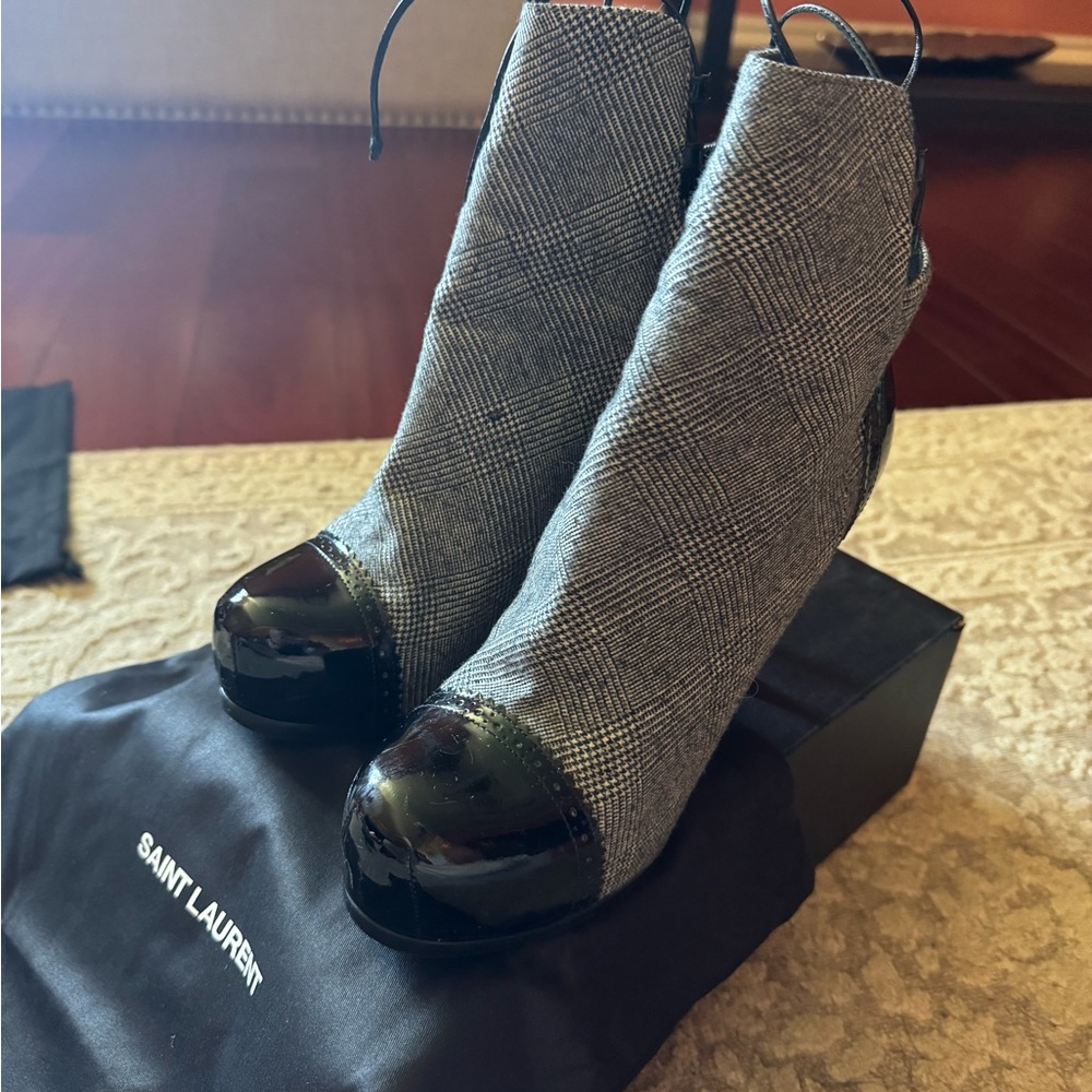 Beautiful and Authentic Saint Laurent stiletto boots!